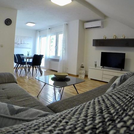 Holiday Apartment Lavanda Sumpetar Есенице Экстерьер фото