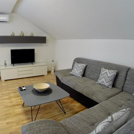 Holiday Apartment Lavanda Sumpetar Есенице Экстерьер фото