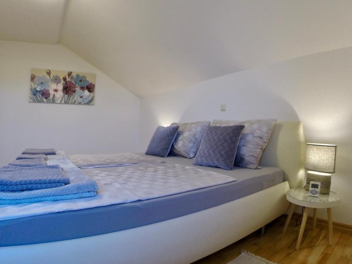 Holiday Apartment Lavanda Sumpetar Есенице Экстерьер фото