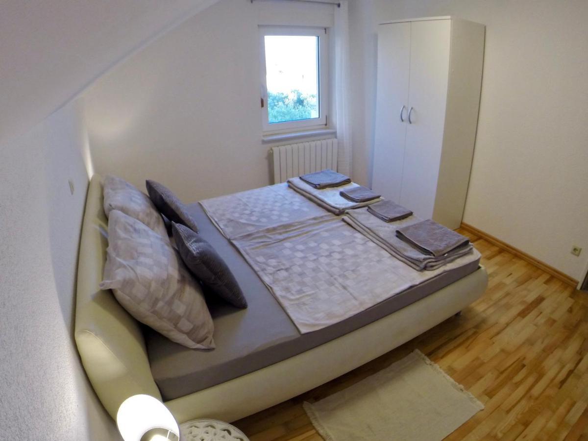 Holiday Apartment Lavanda Sumpetar Есенице Экстерьер фото