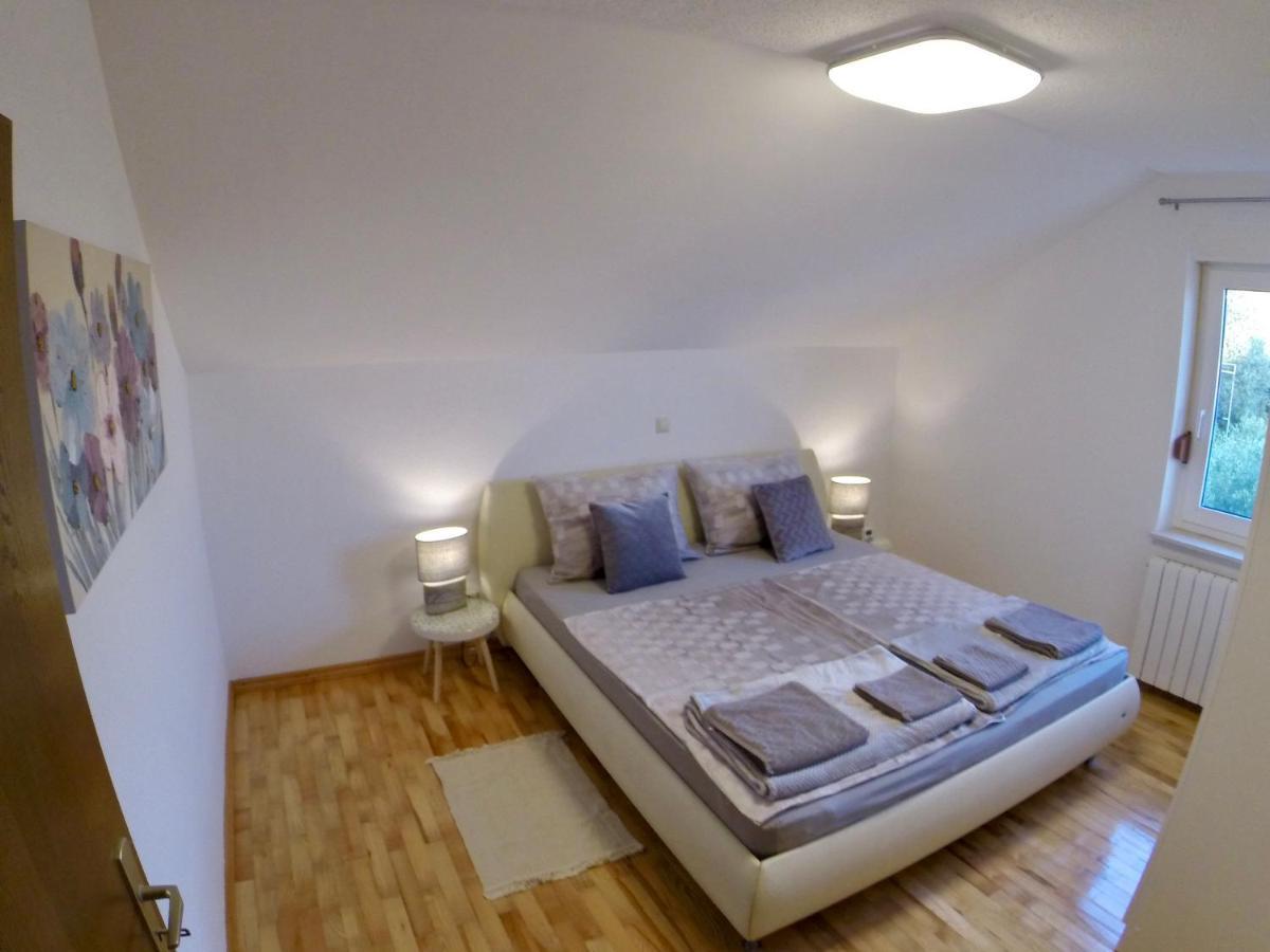 Holiday Apartment Lavanda Sumpetar Есенице Экстерьер фото