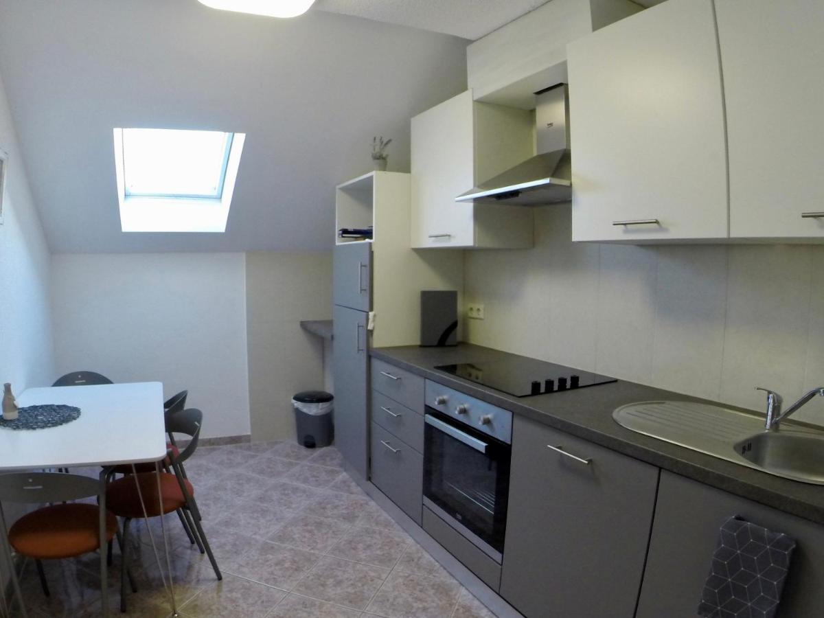 Holiday Apartment Lavanda Sumpetar Есенице Экстерьер фото