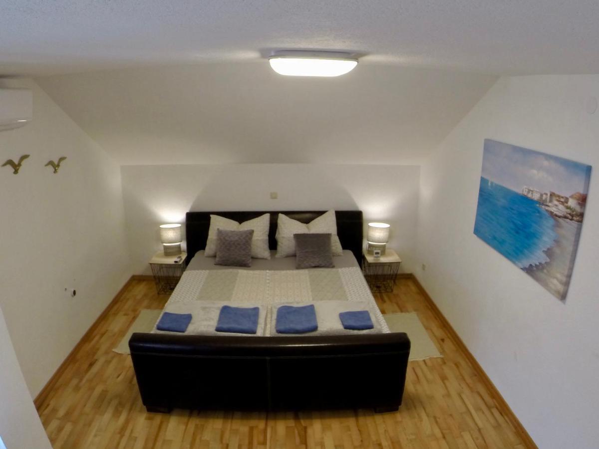 Holiday Apartment Lavanda Sumpetar Есенице Экстерьер фото